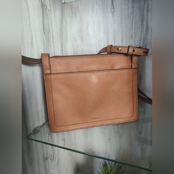Fossil Crossbody Tan Leather 8"H * 9.5"W - Picture 1 of 9
